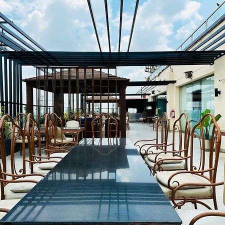 Grand Regent Hotel And Suites Faisalabad Ngoại thất bức ảnh
