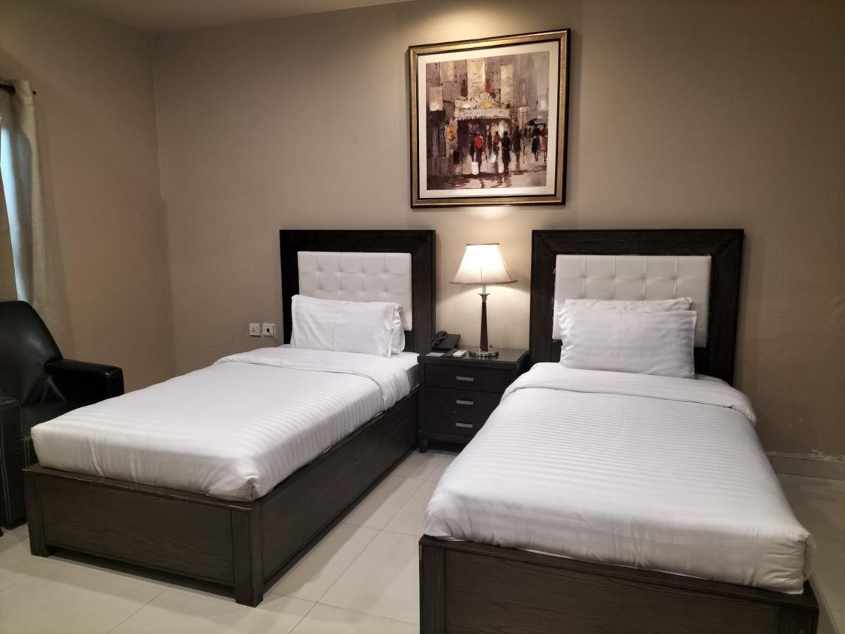 Grand Regent Hotel And Suites Faisalabad Ngoại thất bức ảnh