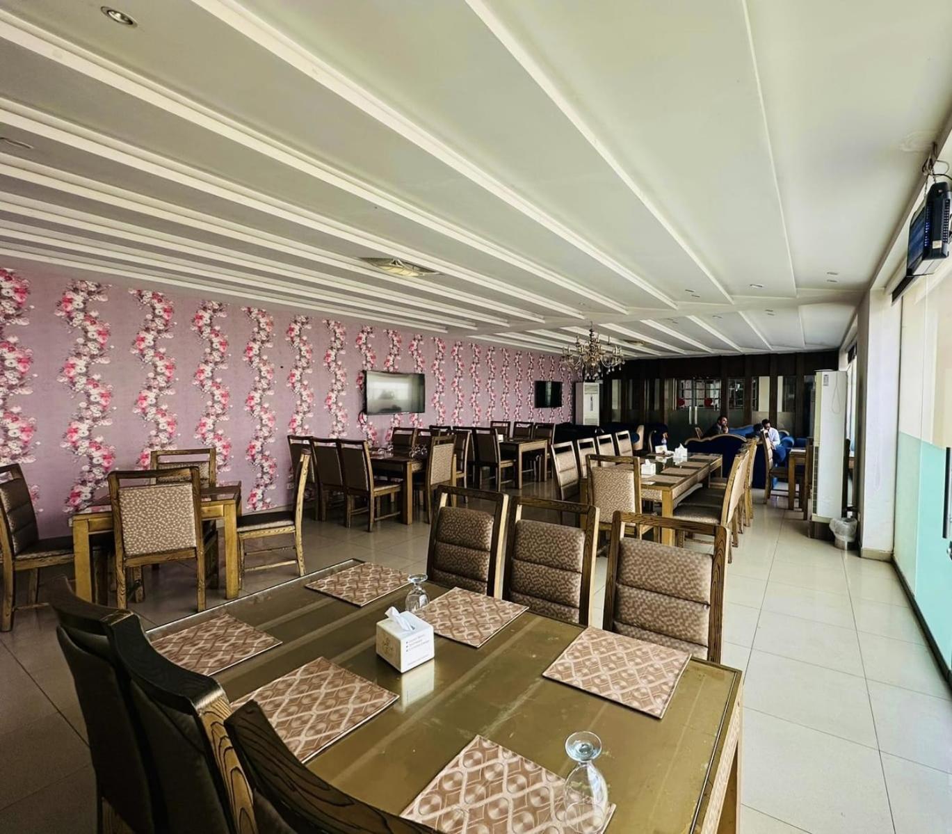 Grand Regent Hotel And Suites Faisalabad Ngoại thất bức ảnh