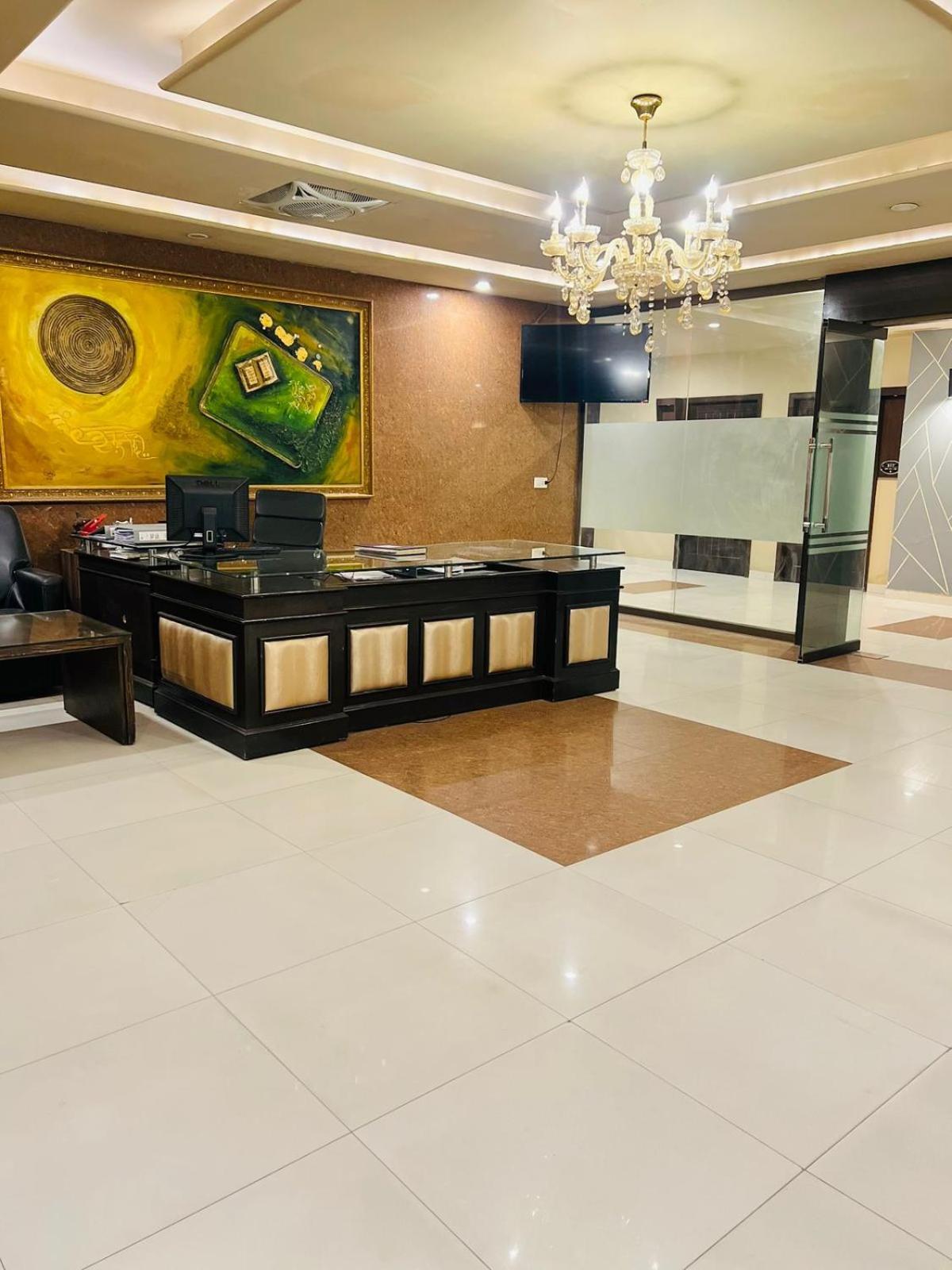 Grand Regent Hotel And Suites Faisalabad Ngoại thất bức ảnh