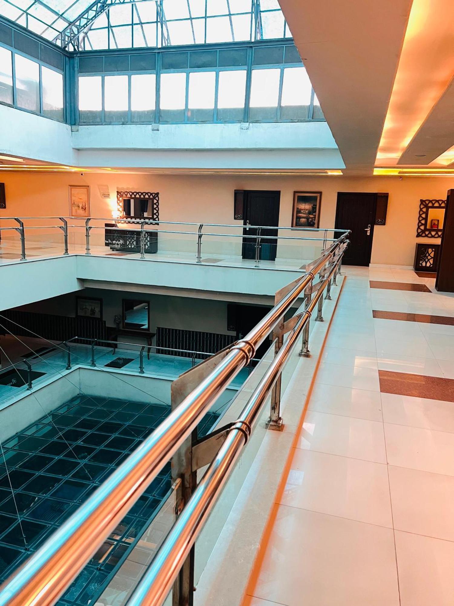 Grand Regent Hotel And Suites Faisalabad Ngoại thất bức ảnh